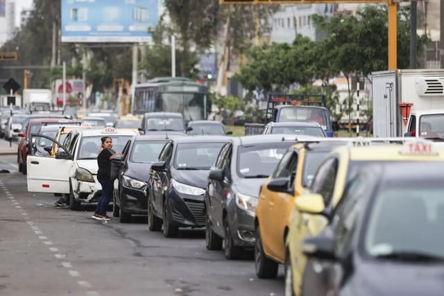 Alza del balón de gas y del GLP golpea el bolsillo de hogares y taxistas en medio de crisis energética